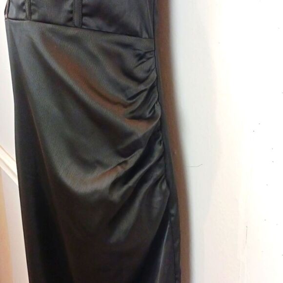 Pretty little thing black satin corset top low back maxi dress (10) Whimsigoth - Picture 9 of 13